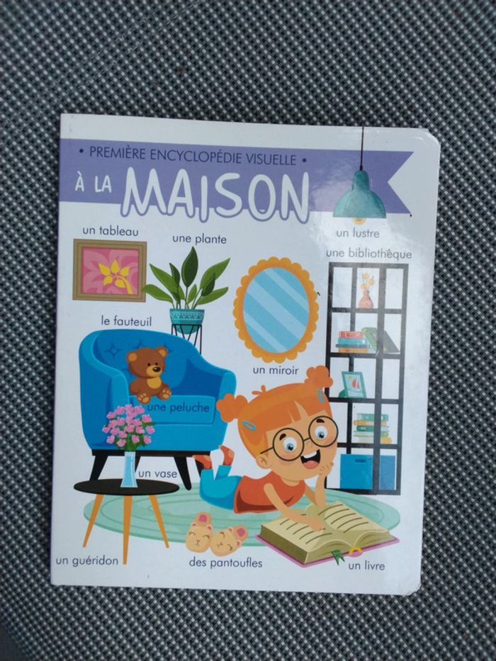 Livre première encyclopédie visuelle à la maison