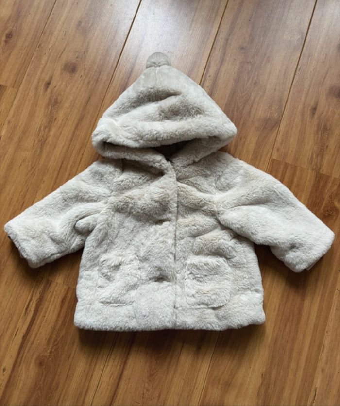 Manteau fourrure / peluche avec capuche crème / tex baby / 12 mois / 74 cm