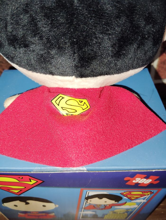 Coffret puzzle 300 pièces et peluche Superman - photo numéro 5