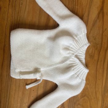 Lot de 2 brassières naissance neuves