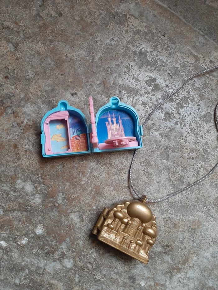 Médaillon Disney Vintage Princesse et Aladin - photo numéro 2