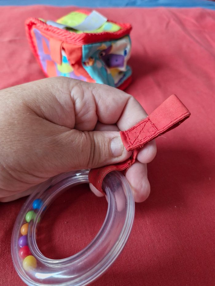 Jouets d'éveil visuel sonore et tactile - photo numéro 3