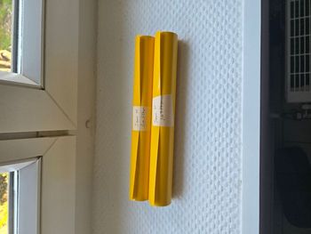 Vinyle adhesif permanent jaune or pour machine de découpe (2 x 1m )