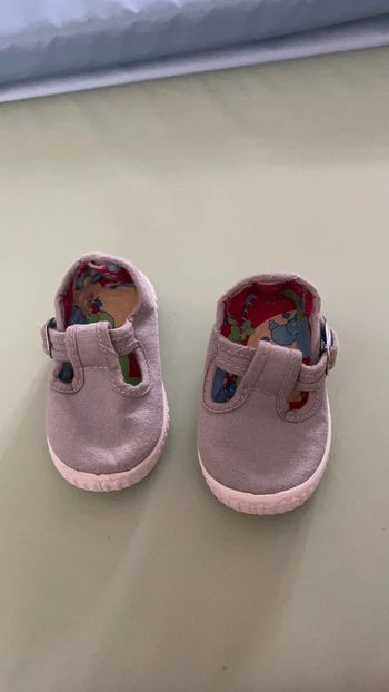 Chaussures ouvertes en toile pounture 19