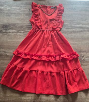 Robe volants et strass