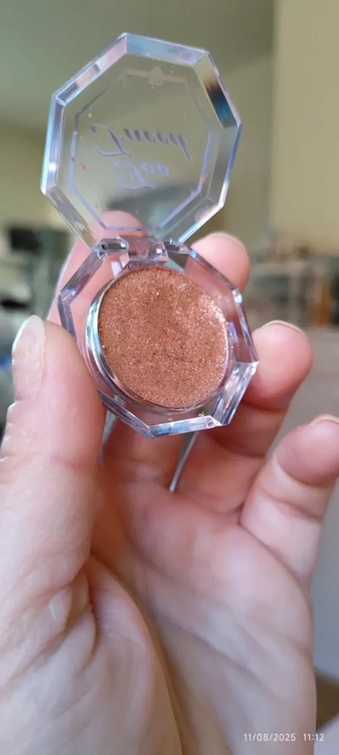 Too faced Disco Crush Multi Use Eye & Face Sparkle shade Magic Sprinkles - photo numéro 4