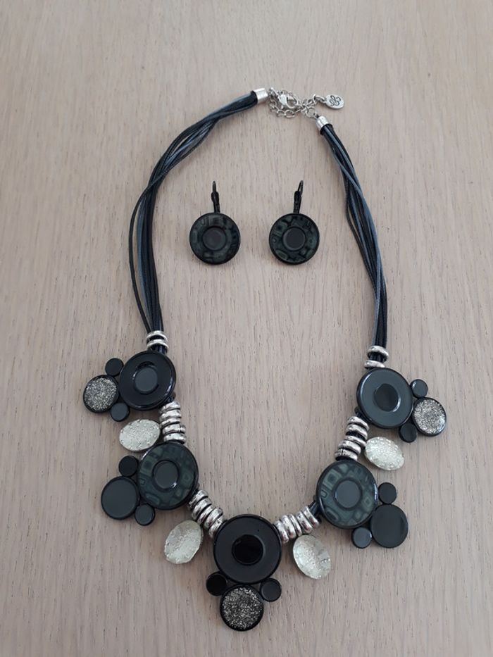 Parure collier + B.O fantaisie noir et blanc - neuf