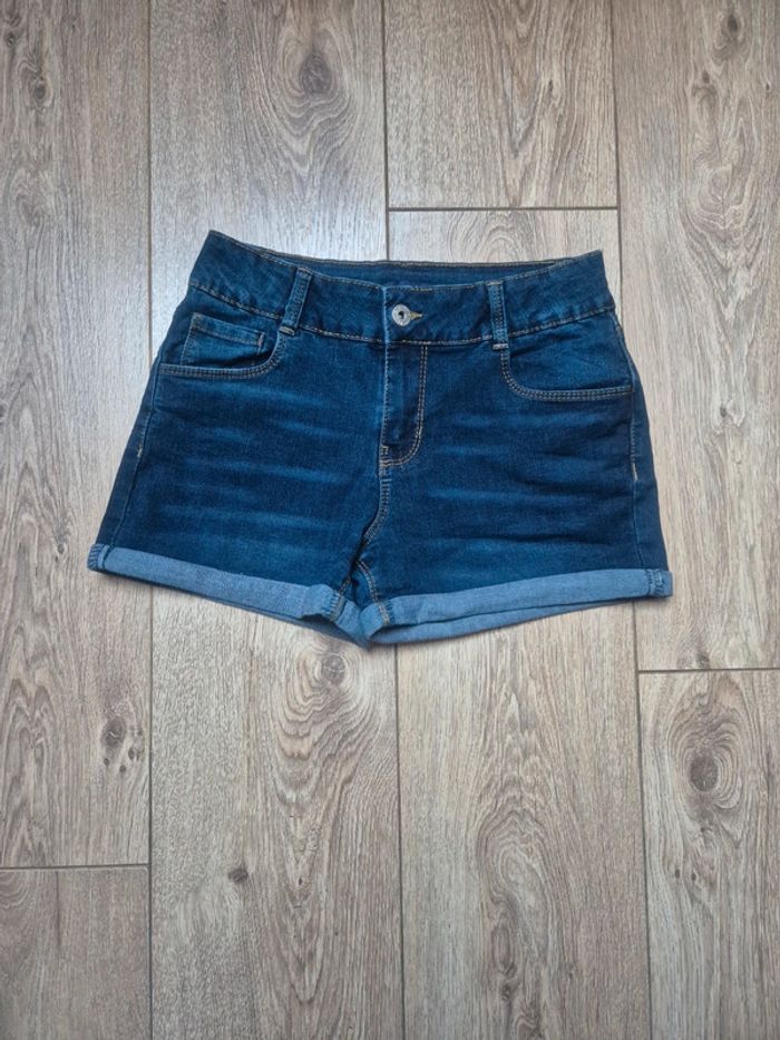 Short okaidi bleu brut 12 ans état neuf