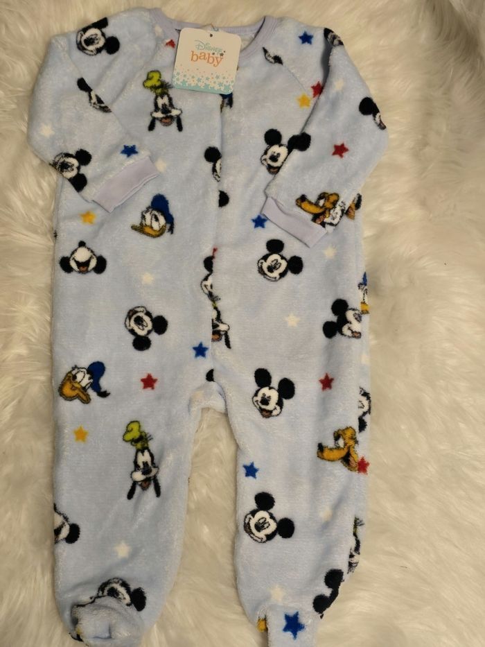 NEUF (non porté)🏷🤩😍👌 superbe surpyjama polaire 12 mois  garçon Disney💙💙💙