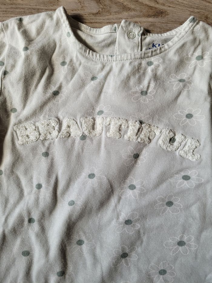 Ensemble t-shirt manches longues fleuri et jeans taille 24 mois - photo numéro 3