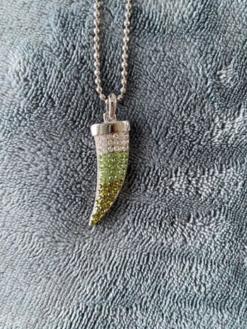 Sautoir avec pendentif corne strass