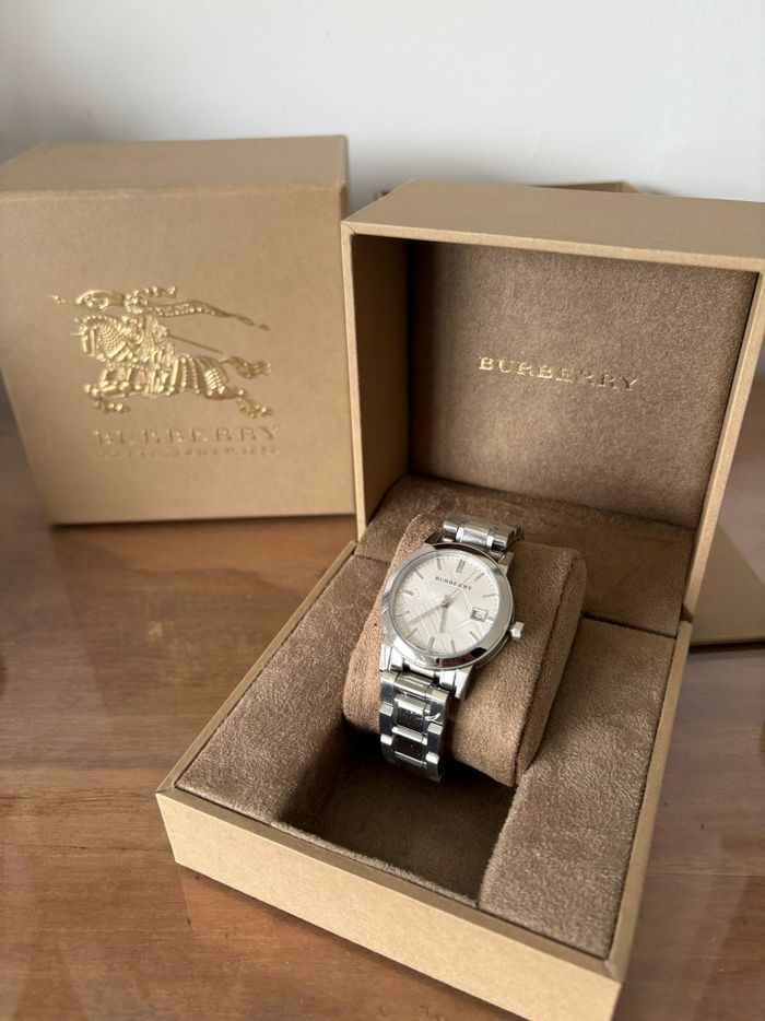 Montre Burberry argenté et blanche Neuve bu9100 - photo numéro 7