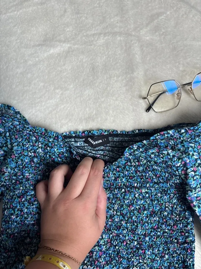 haut manche longue épaule dénudée bleu avec fleurs taille S ~ tally weijl - photo numéro 5