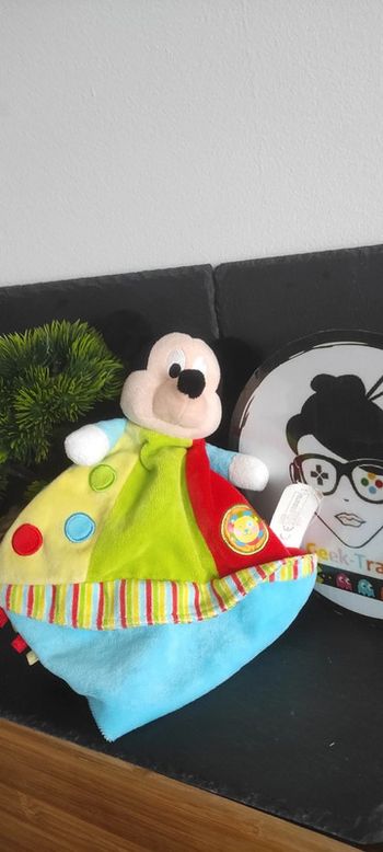 Doudou Mickey disney nicotoy Circus Cirque lion bleu vert jaune rouge rond Rayé