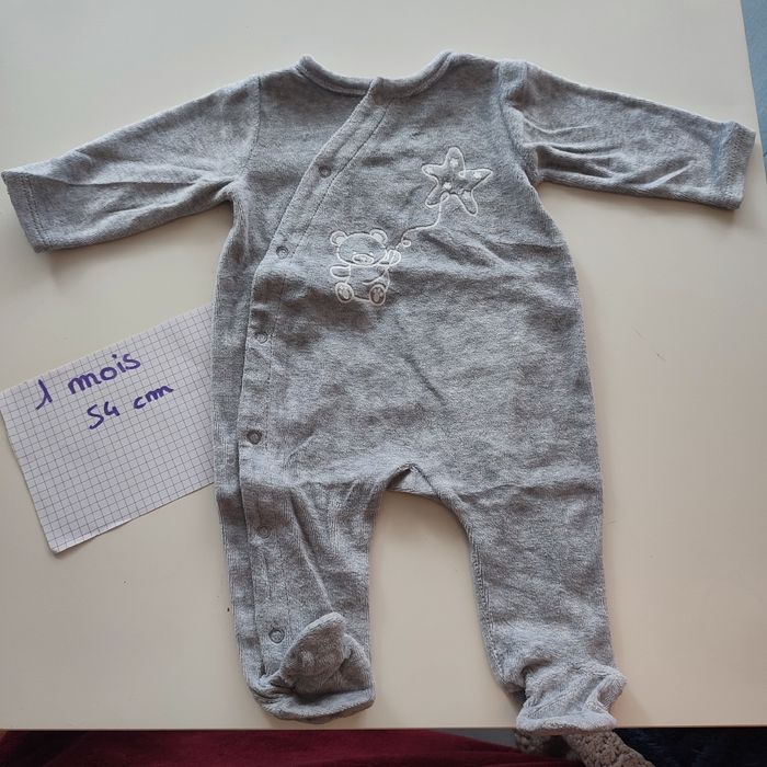 Lot pyjamas et bodies 1 mois - photo numéro 3