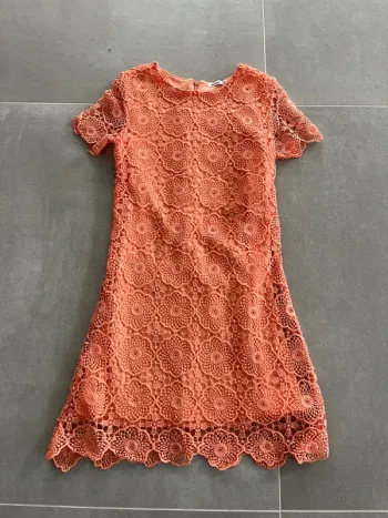 Robe dentelle corail