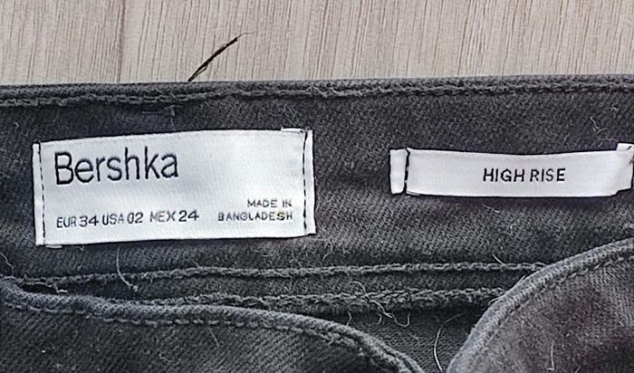 Jean noir T 34 en tbe Bershka - photo numéro 2