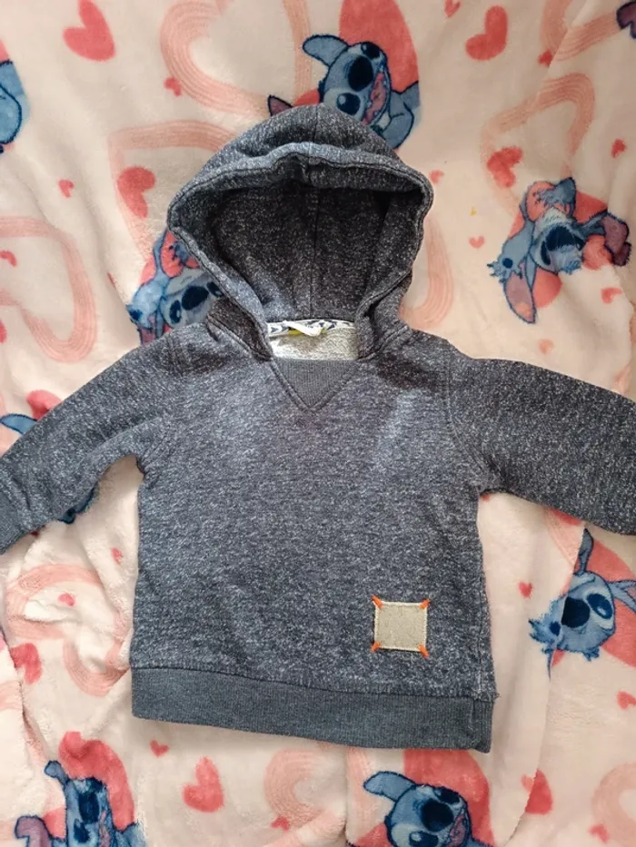 Pull a capuche tape a l'oeil taille 12 mois