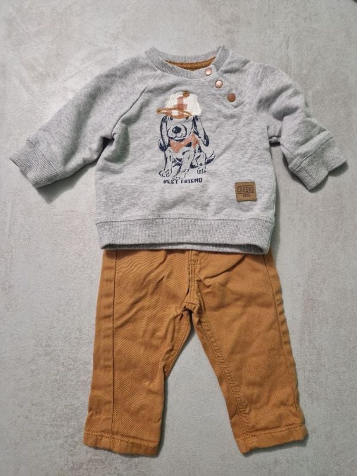 Ensemble chino/sweat