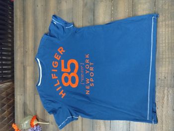 T-shirt Tommy Hilfiger bleu foncé garçon 13/14 ans – Manches courtes coton – Très bon état