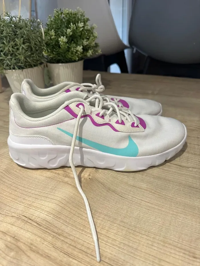 Baskets sport 42 - photo numéro 2