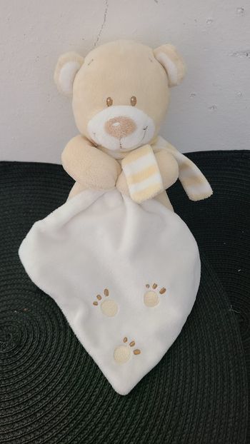 DOUDOU PELUCHE POMMETTE OURS ECRU BEIGE BLANC EMPREINTE MOUCHOIR