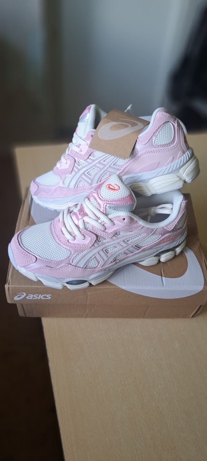 Asics Gel Nyc Cream/Rose Water T39 - photo numéro 3