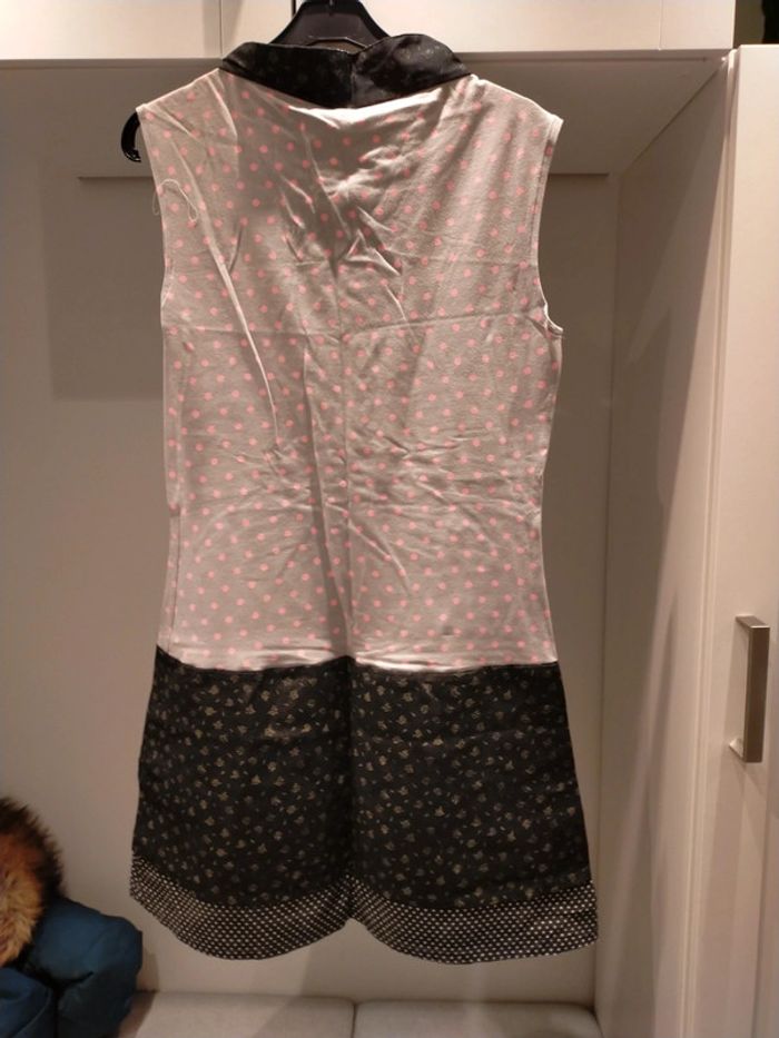 Robe grise, rose et noir à pois - photo numéro 4