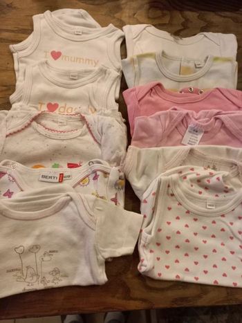 Lot bodies et barboteuse C