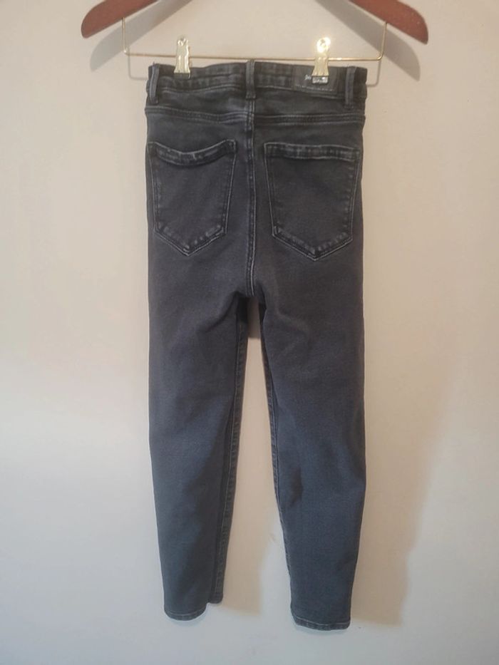Jean slim stradivarius taille 34 - photo numéro 2