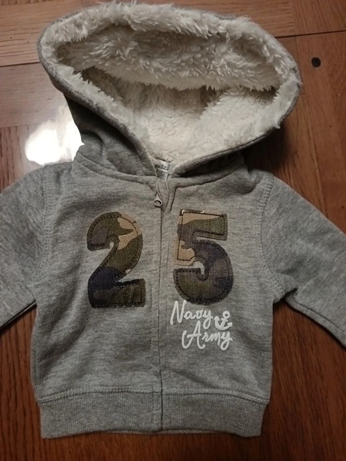 Lot t-shirt et veste chaude