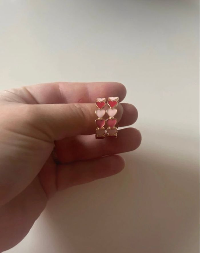 Petites créoles NEUVES pour femme motifs cœurs couleurs rouges et rose - photo numéro 2