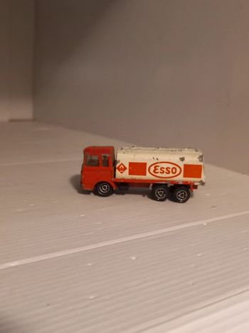 Majorette citerne esso