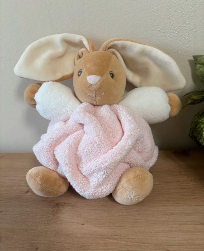 Neuf doudou lapin plume  boule blanc rose beige kaloo - photo numéro 3