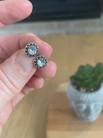 Boucles d’oreilles couleur diamant neuves