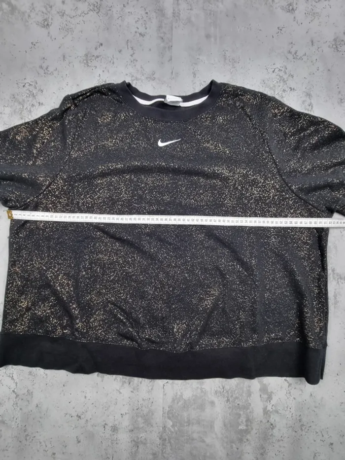 Pull Nike noir à paillettes dorées – Taille 3X Femme (équivaut à xxl/xxxl – mesures en photos) - photo numéro 8