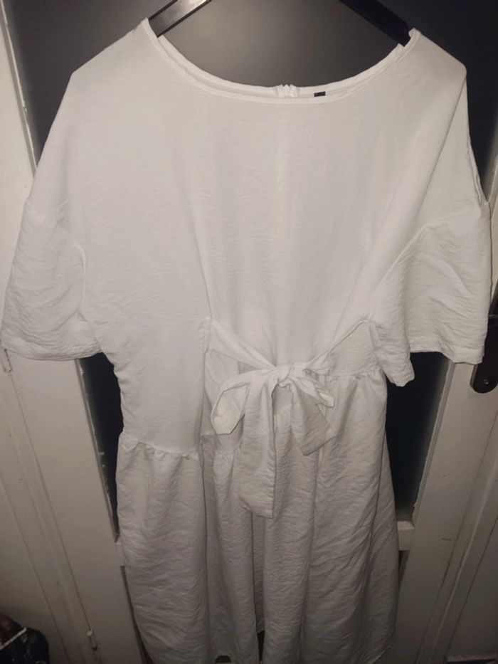 Robe blanche ample taille 0XL - photo numéro 2