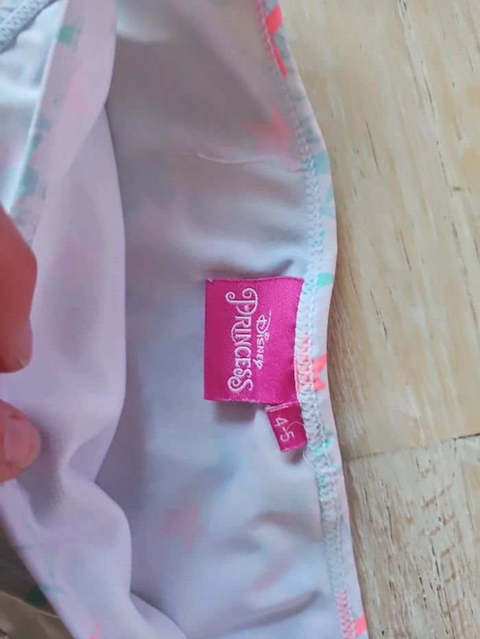 Maillot de bain/ bikini fille sirene marque Disney princess  taille 4-5 ans - photo numéro 4