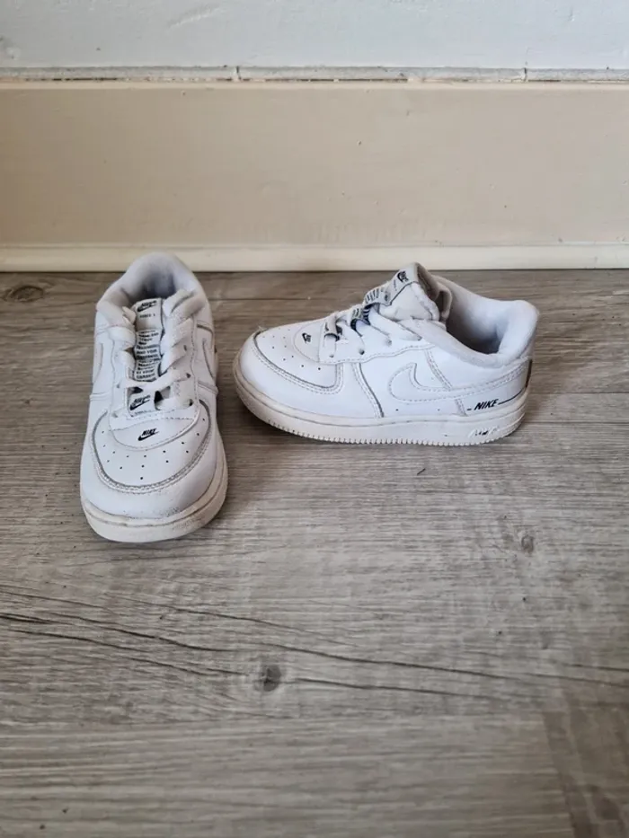 Basket snickers nike bébé taille 25 - photo numéro 2
