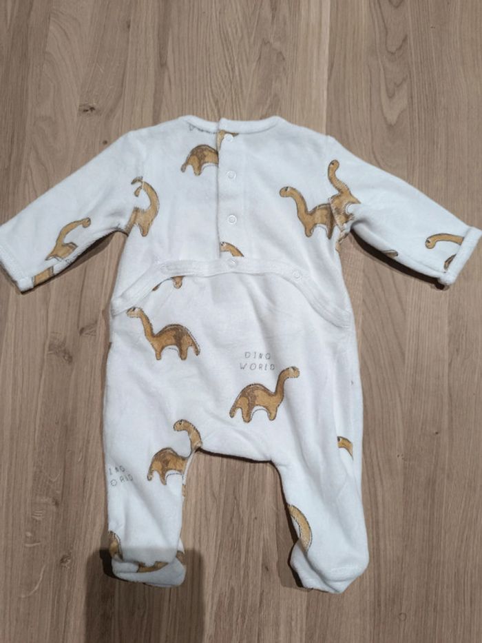 Pyjama velours 🦕 Kiabi 1 mois - photo numéro 5