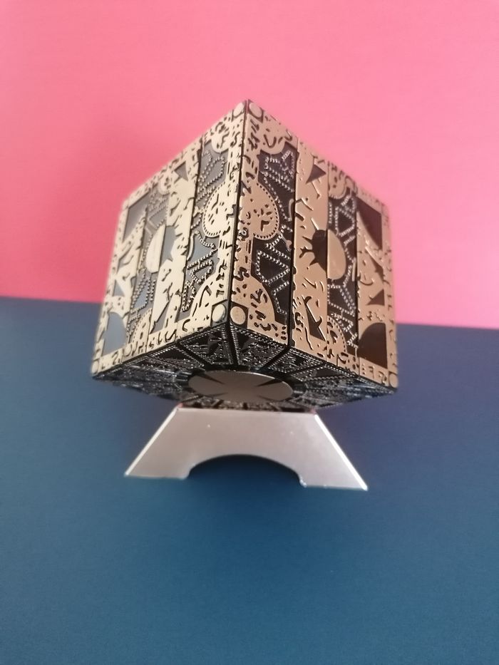 Cube puzzle de Lemarchant dans hellraiser - photo numéro 3