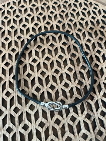 Collier cordon cuir avec attache argenté neuf