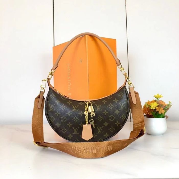 Louis Vuitton loop hobo  M12939