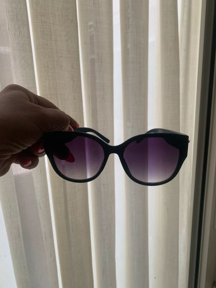 Lunettes Soleil bleu 🍭🍭 - photo numéro 8