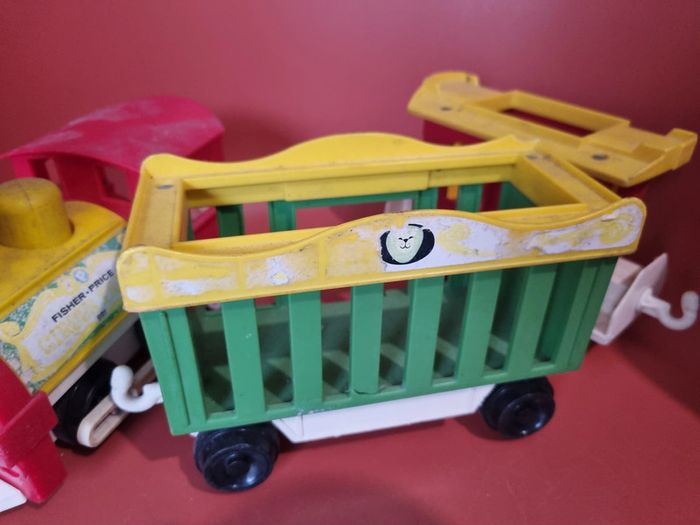 train circus fisher price des années 80' à nettoyer - photo numéro 9