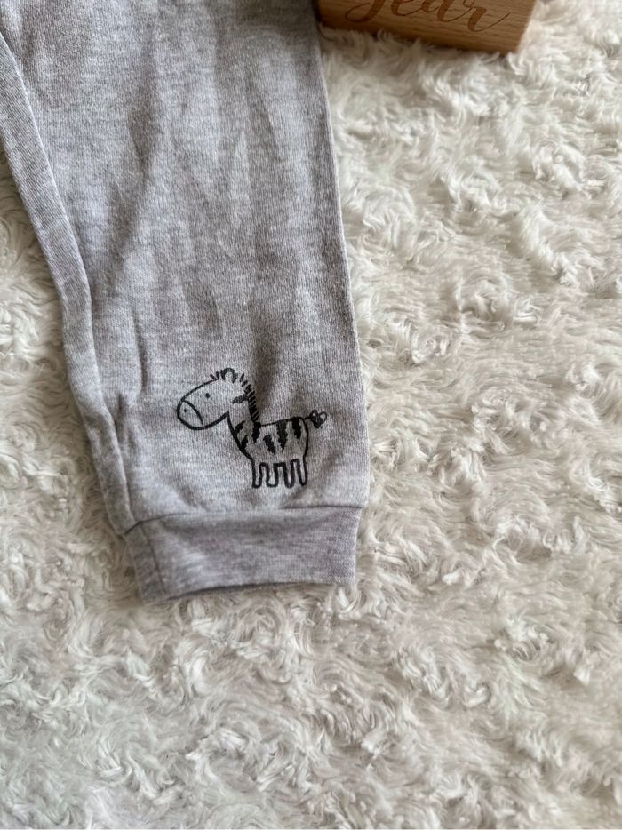 Pantalon gris 12/24 mois - photo numéro 2