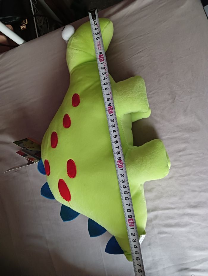 Superbe Peluche Dino 🎁 NEUF 🎁 jeu Ou déco chambre - photo numéro 6