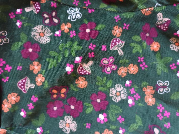 robe 10ans hiver neuf velours decor champignon fleur vert magnifique c& a - photo numéro 4