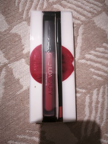 Gloss avec son crayon 