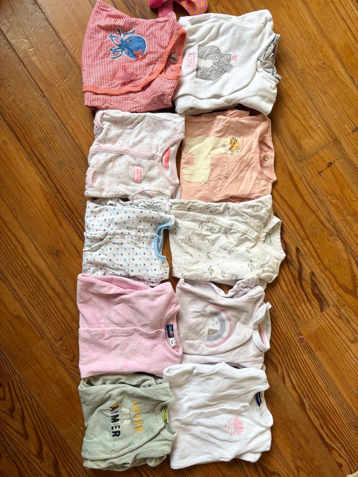 Lot 10 pyjamas 1 mois
